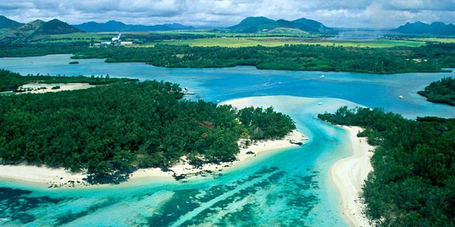 Ile aux cerfs private beach mauritius (10)